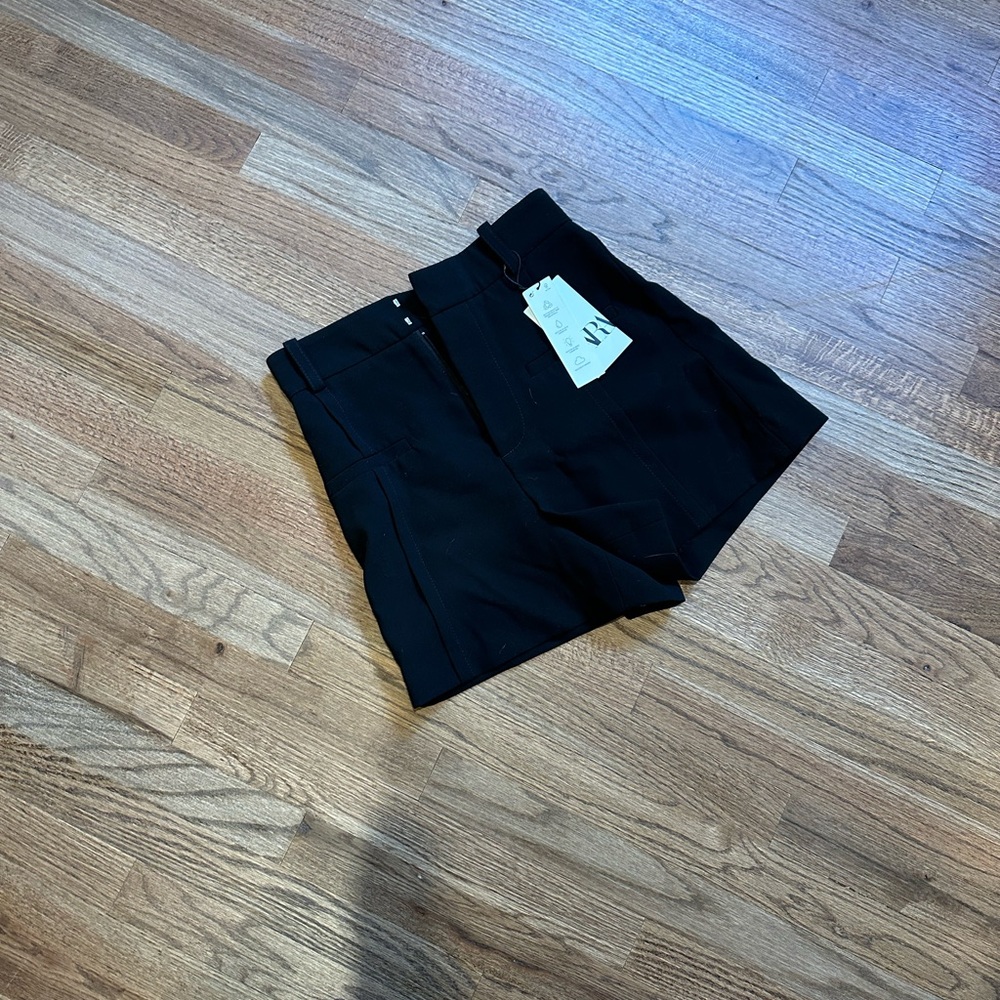 Black highwasted NWT shorts